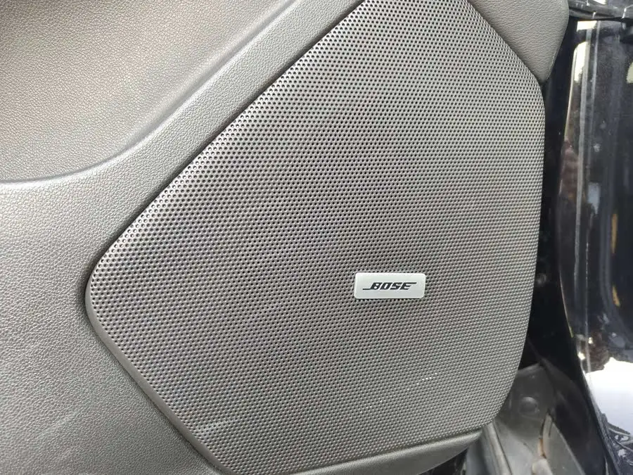 كاديلاك XT6 2021 2.0T سبعة مقاعد دفع رباعي