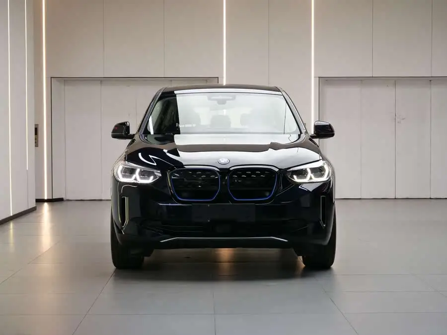 BMW iX3 2021 Leading Edition