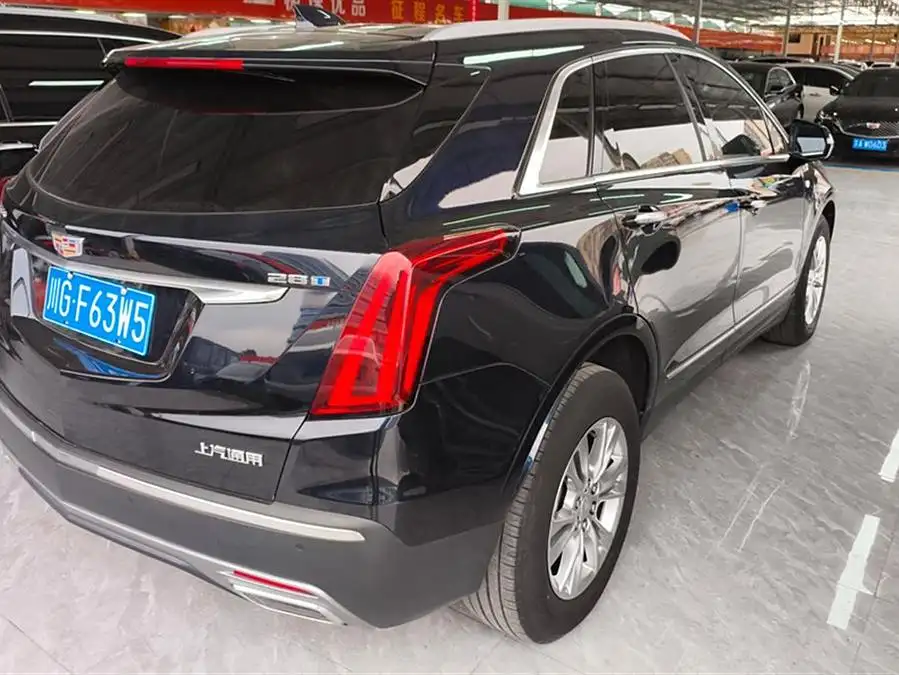 كاديلاك XT5 2022 2.0T فخامة دفع أمامي