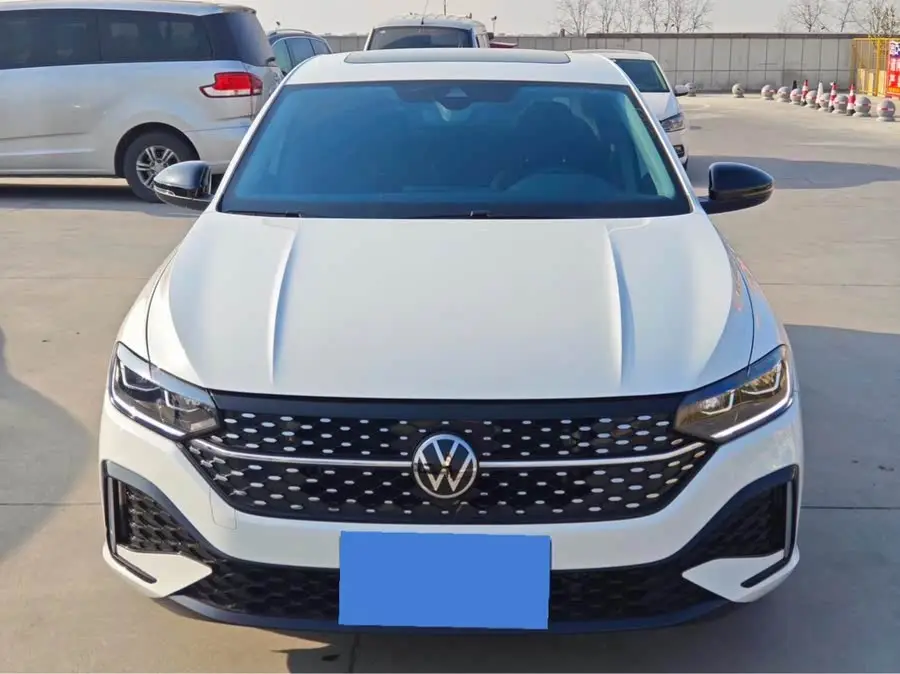 لافيدا 2024 300TSI DSG النسخة الكاملة تحت النجوم