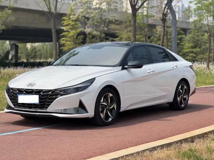 Elantra 2022 240TGDi DCT LUX Premium Edition