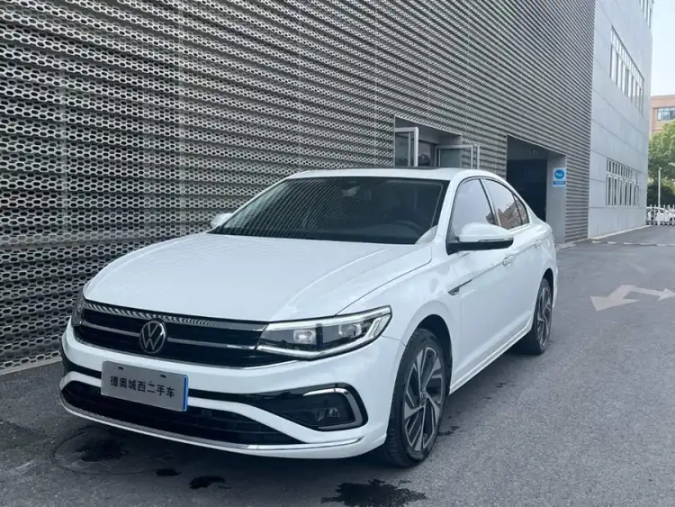 2023 Bora 300TSI DSG Premium Edition