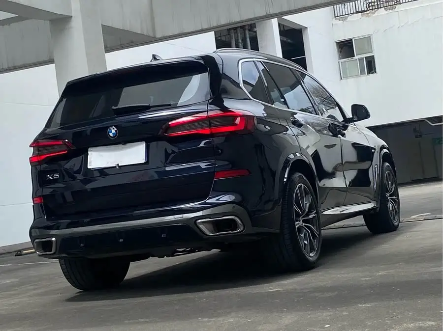 بي إم دبليو X5 2023 xDrive 30Li M حزمة رياضية