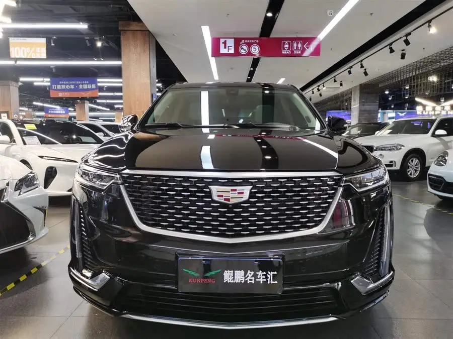 كاديلاك XT6 2022 2.0T ذات سبعة مقاعد دفع رباعي فاخر