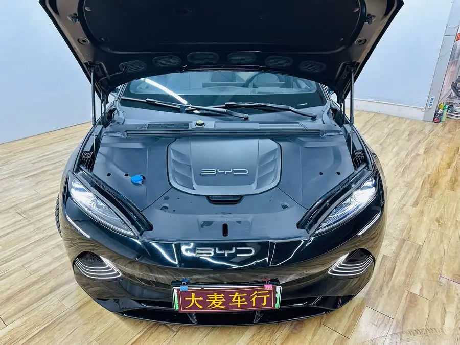 فقمة 2022 موديل 700 كيلومتر النسخة طويلة المدى بالدفع الخلفي