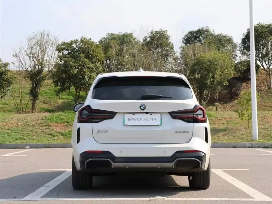 بي ام دبليو iX3 2022 الطراز الرائد