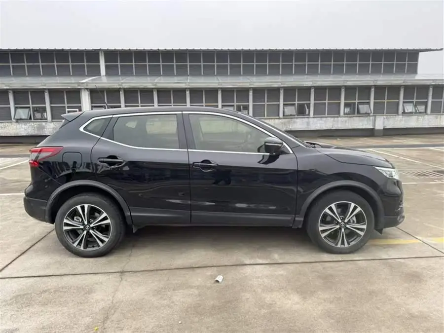 نيسان قاشقاي 2019 2.0 لتر CVT الفاخرة