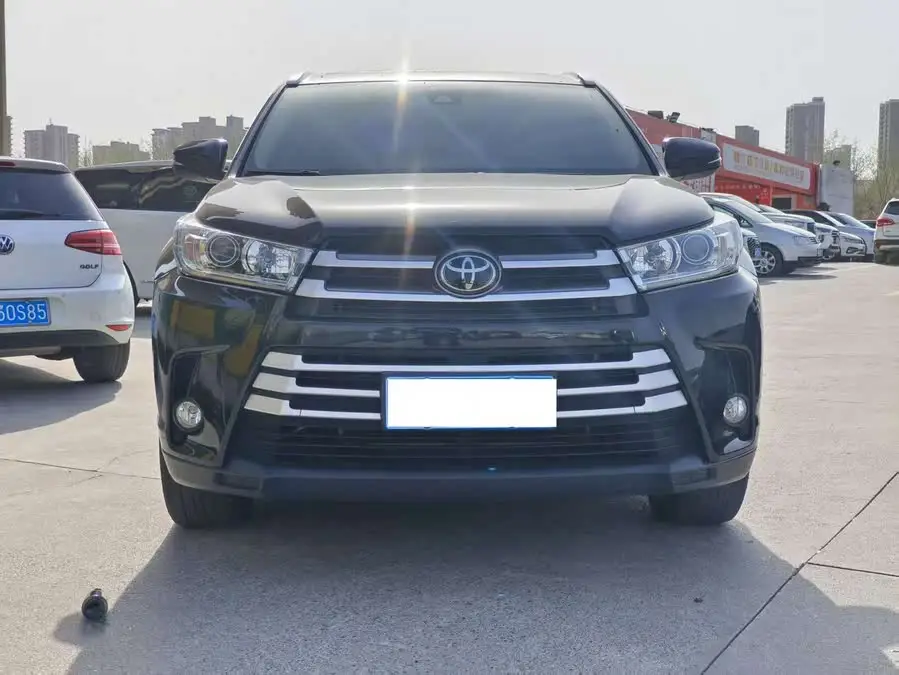 هايلاندر 2021 2.0T النسخة الفاخرة ذات الدفع الرباعي 7 مقاعد