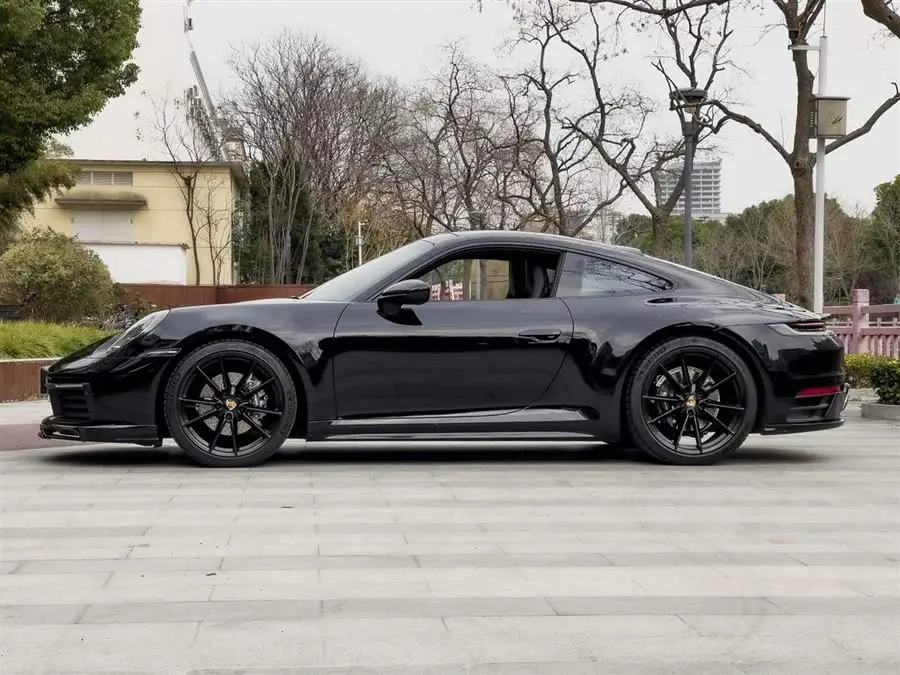 بورش 911 2023 كاريرا 3.0T