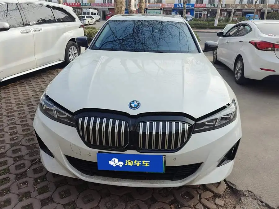 بي إم دبليو i3 2023 eDrive 40 L حزمة الليل