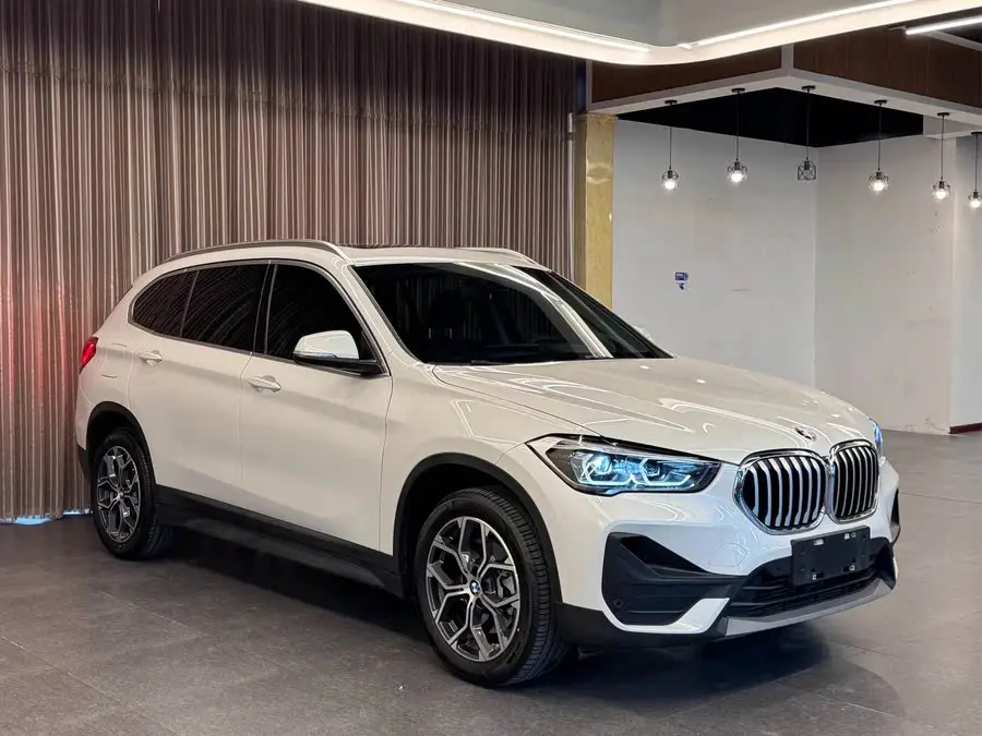 بي إم دبليو X1 2022 sDrive25Li الطراز الرائد