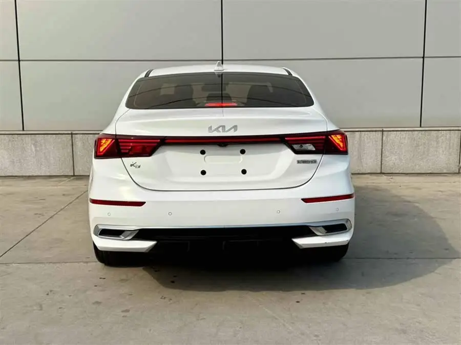 كيا K3 2021 نسخة محدثة 1.5L CVT النسخة الأنيقة