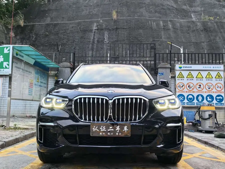 بي إم دبليو X5 2022 xDrive 30Li حزمة M الرياضية الفاخرة