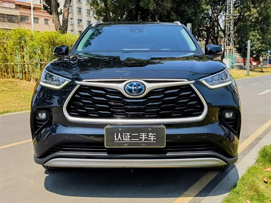 Highlander 2022 Hybrid 2.5L Two-Wheel Drive Premium Version 7-Seater