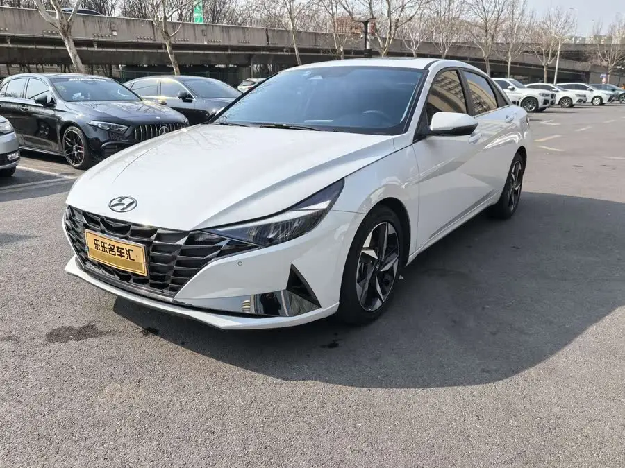 إلنترا 2022 1.5 لتر CVT LUX النسخة الفاخرة