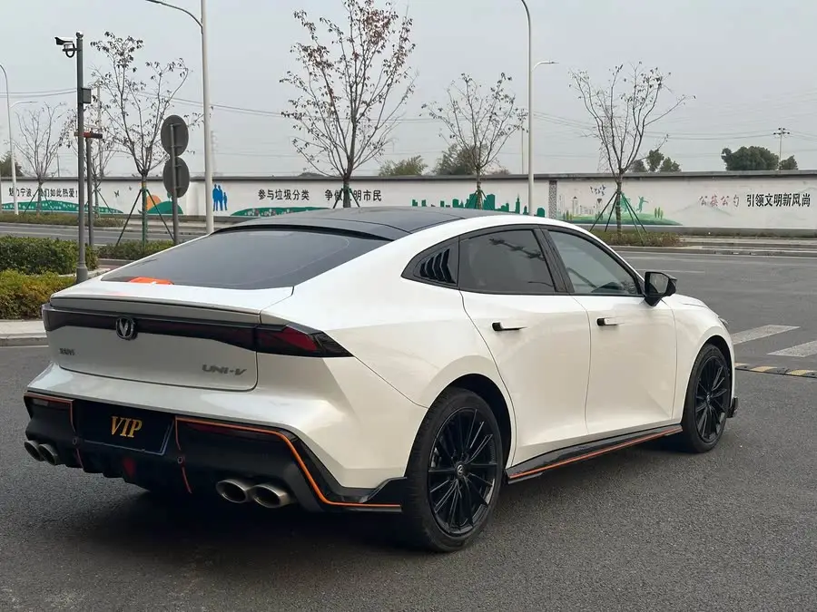 Changan UNI-V 2023 1.5T Sport Version