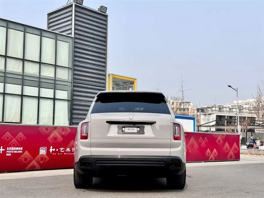 كولينان 2020 بلاك بادج