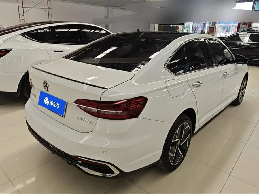 لافيدا 2023 300TSI DSG إصدار النجوم الكامل