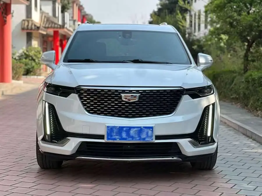 كاديلاك XT6 2021 28T فاخرة 7 مقاعد دفع رباعي