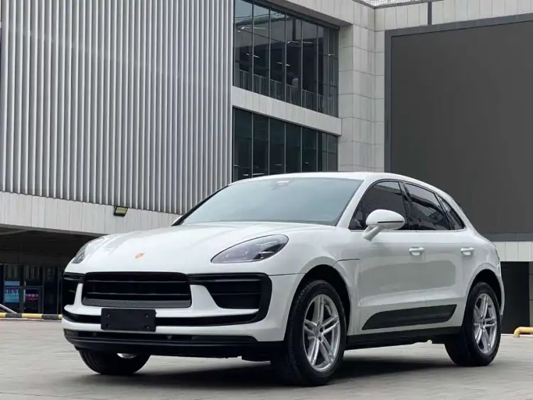 2024 Macan 2.0T