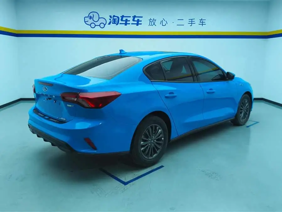 2022 فورد فوكس سيدان إيكوبوست 180 إصدار سباق أوتوماتيكي