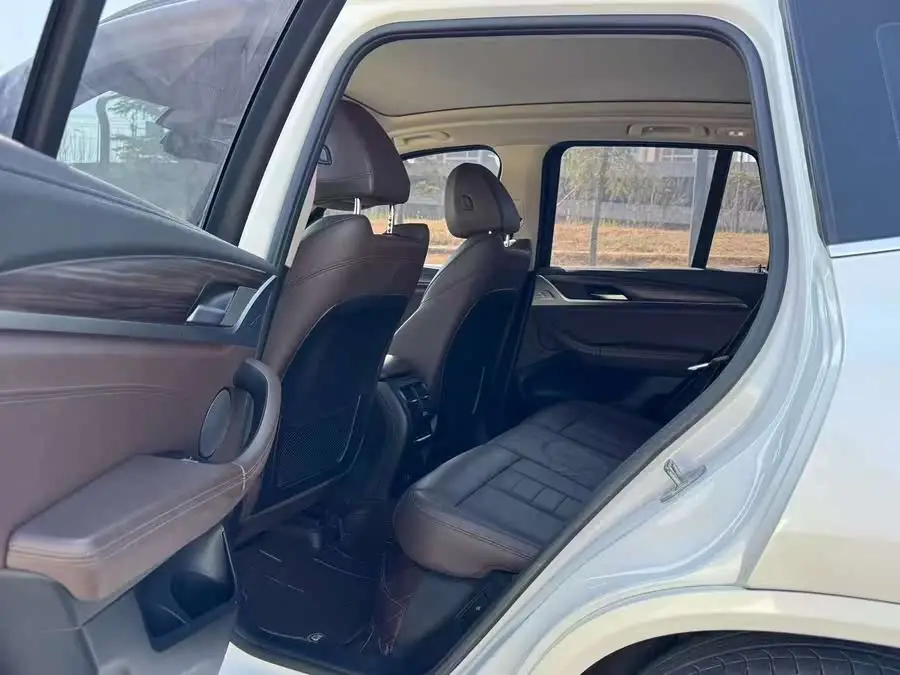 بي إم دبليو X3 2021 xDrive28i حزمة M الرياضية