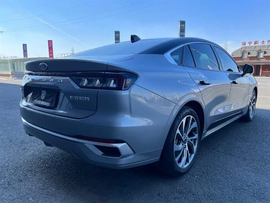 مونديو 2022 إيكوبوست 245 طراز فاخر