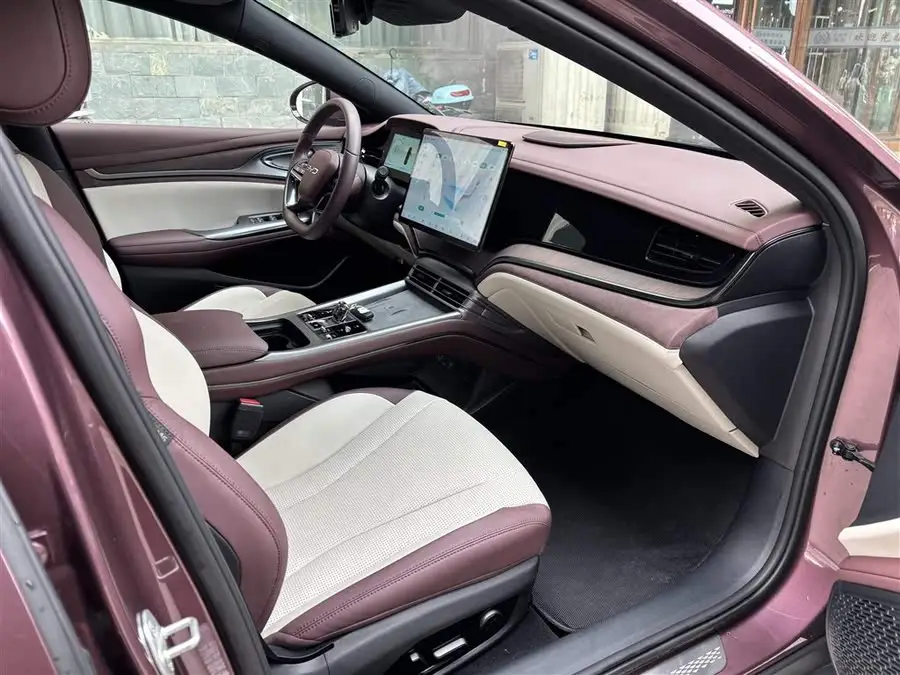 ختم 2024 إصدار الشرف DM-i 1.5T 121 كم الطراز المتميز