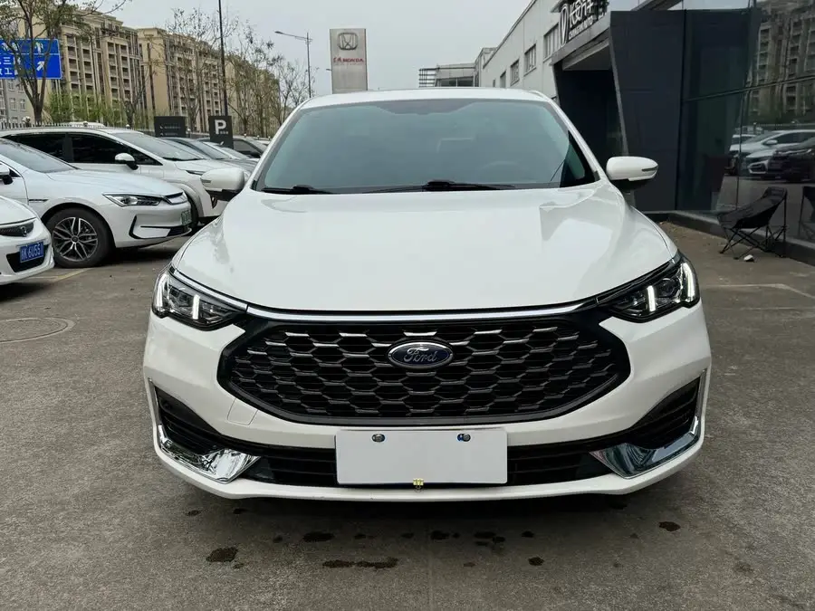 Ford Focus 2021 1.5L Automatic Diamond Edition