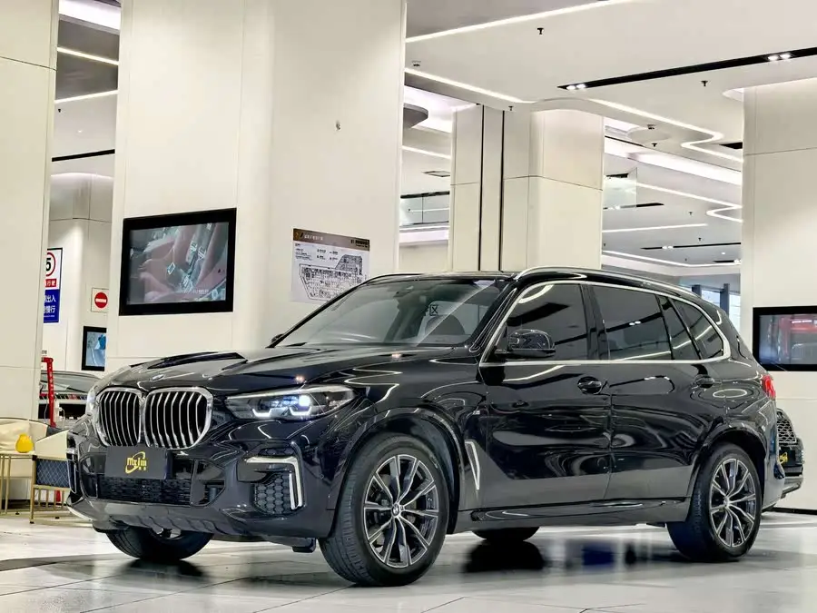 بي إم دبليو X5 2023 xDrive 30Li حزمة M الرياضية الحصرية