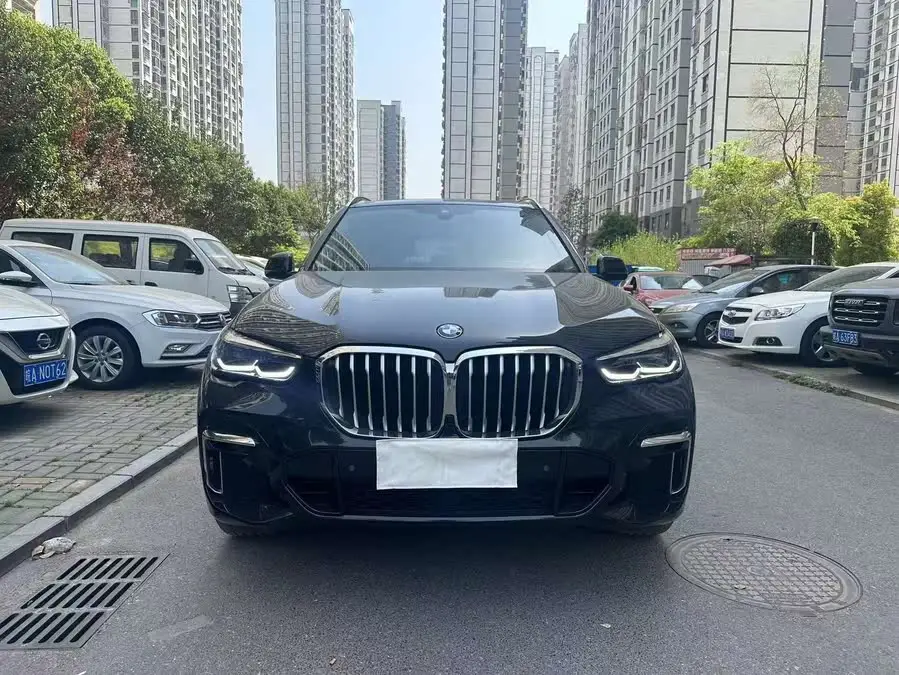 بي إم دبليو X5 2022 طراز مُعدل xDrive 30Li حزمة M الرياضية