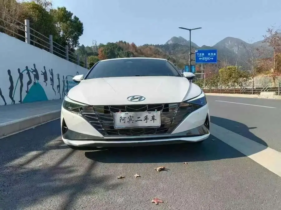 2022 Elantra 240TGDi DCT LUX Premium
