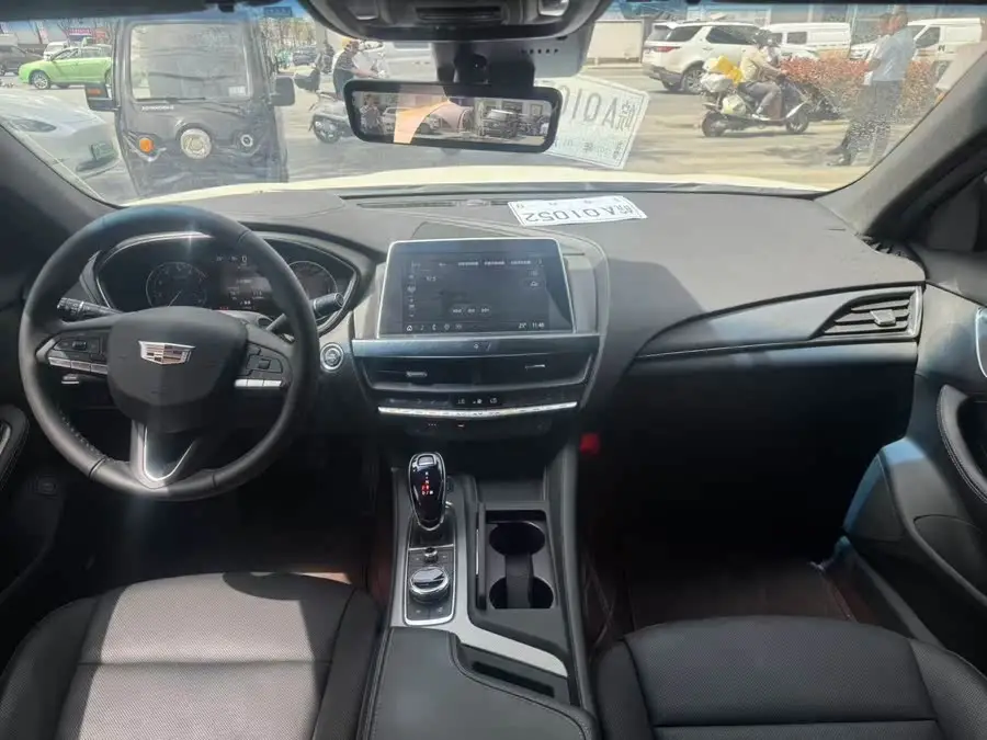 كاديلاك CT5 2022 28T الفاخرة (الإصدار القياسي)