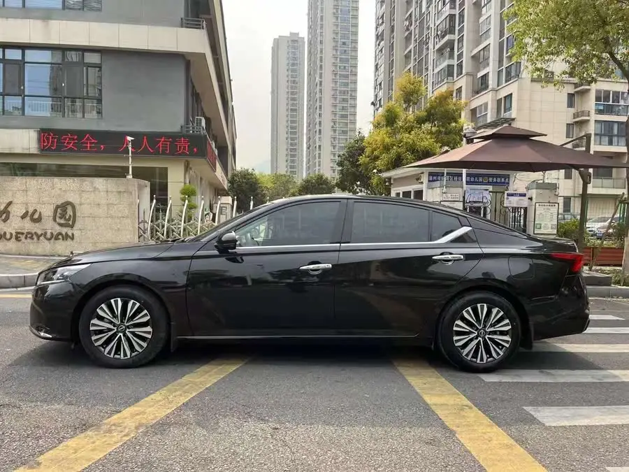 تيانا 2022 2.0L XL-TLS إصدار الاستمتاع