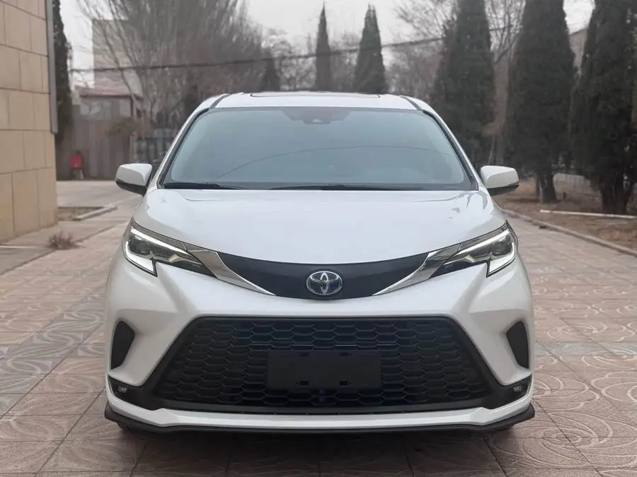 غريفيا 2023 فئة الراحة الهجينة سعة 2.5 لتر