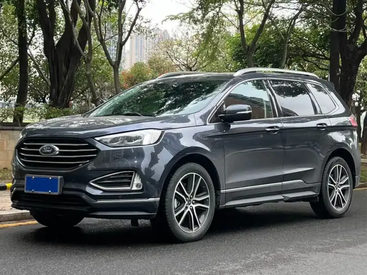 2020 Ford Edge EcoBoost 245 Two-Wheel Drive Luxury 7-Seater