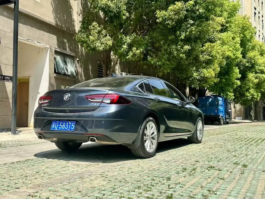 2022 بويك ريجال جي إس بريميوم