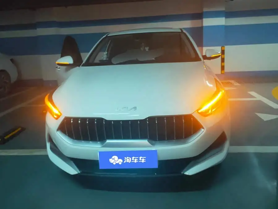 كيا K3 2021 نموذج تجديد 1.5L CVT نسخة أنيقة