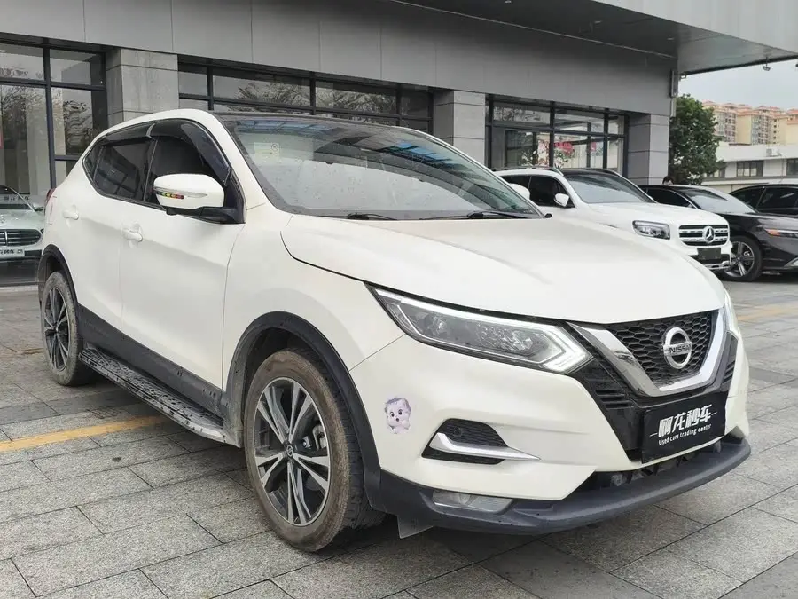 نيسان قاشقاي 2021 2.0 لتر CVT إصدار فاخر