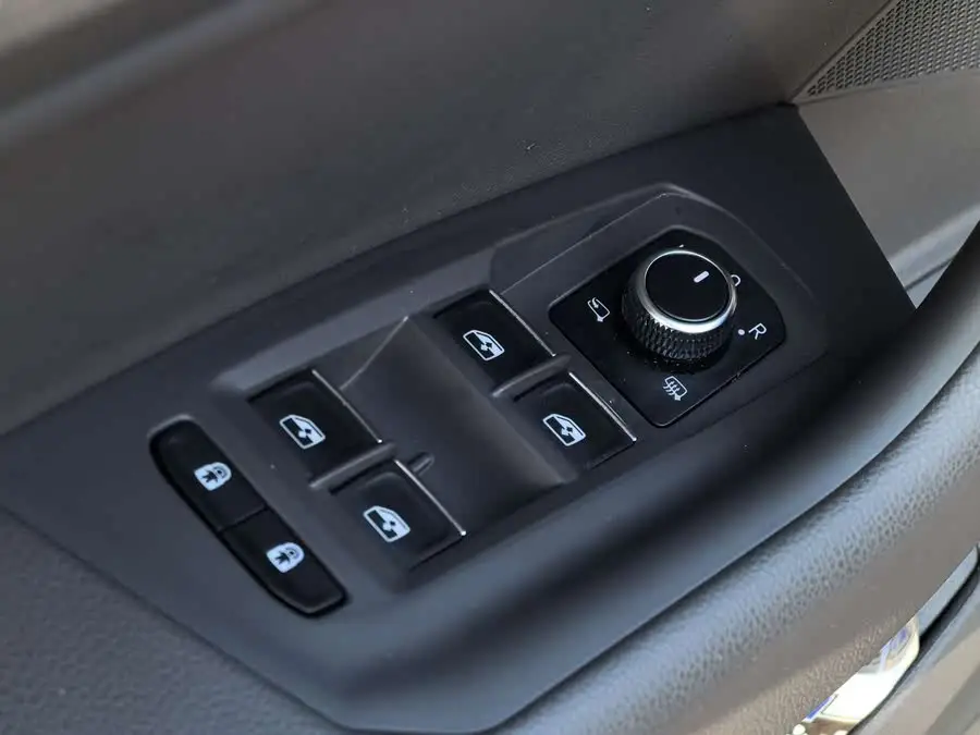 Touareg 2023 3.0 TSI R-Line Black Sport Package