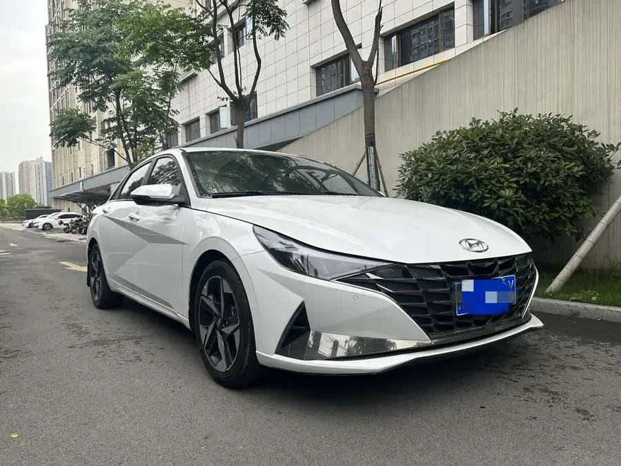 2022 هيونداي إيلانtra 1.5L CVT GLS الإصدار الرائد