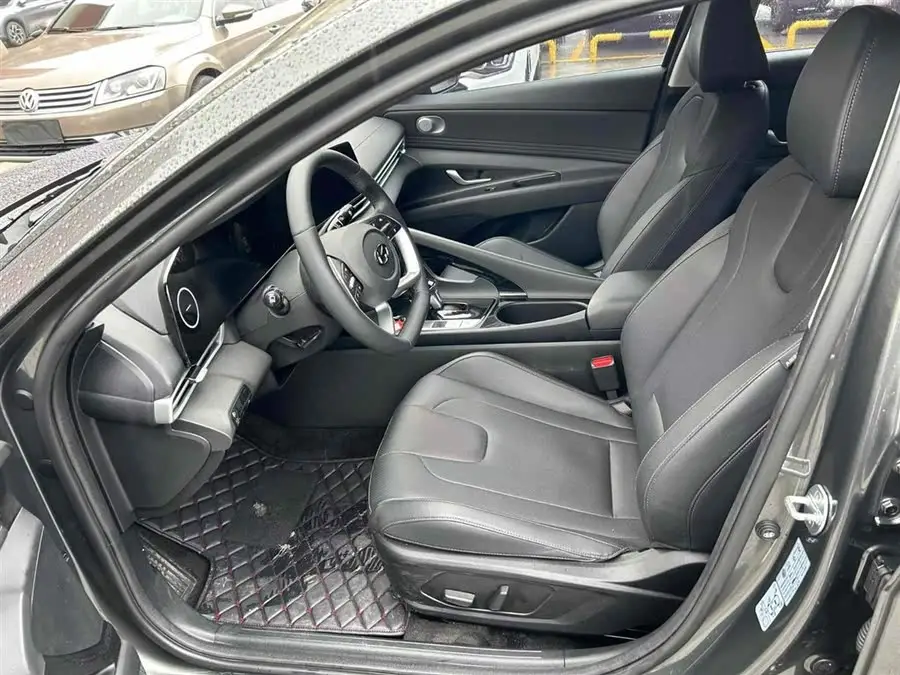 إلنترا 2023 1.5L CVT إصدار GLS الرائد