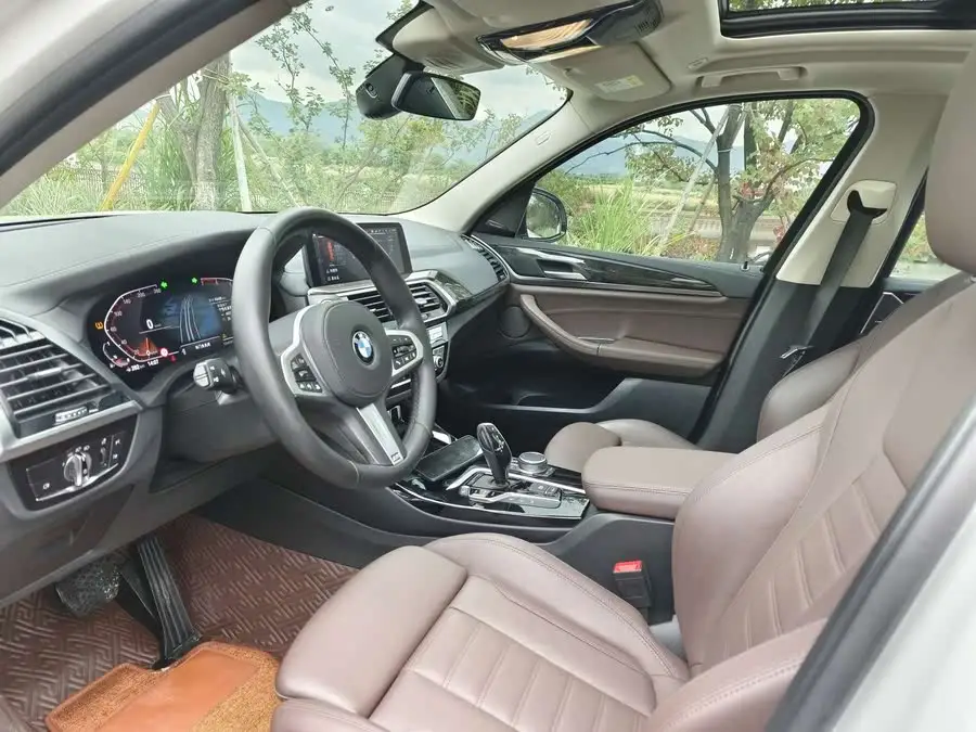 بي إم دبليو X3 2021 xDrive30i الطراز الرائد حزمة M الرياضية