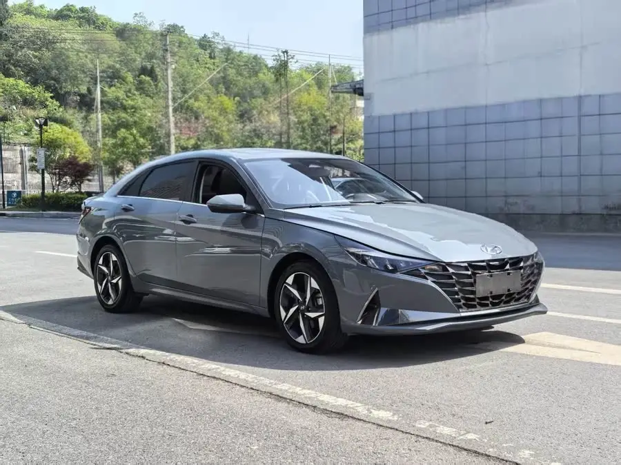 Elantra 2022 1.5L CVT LUX Premium