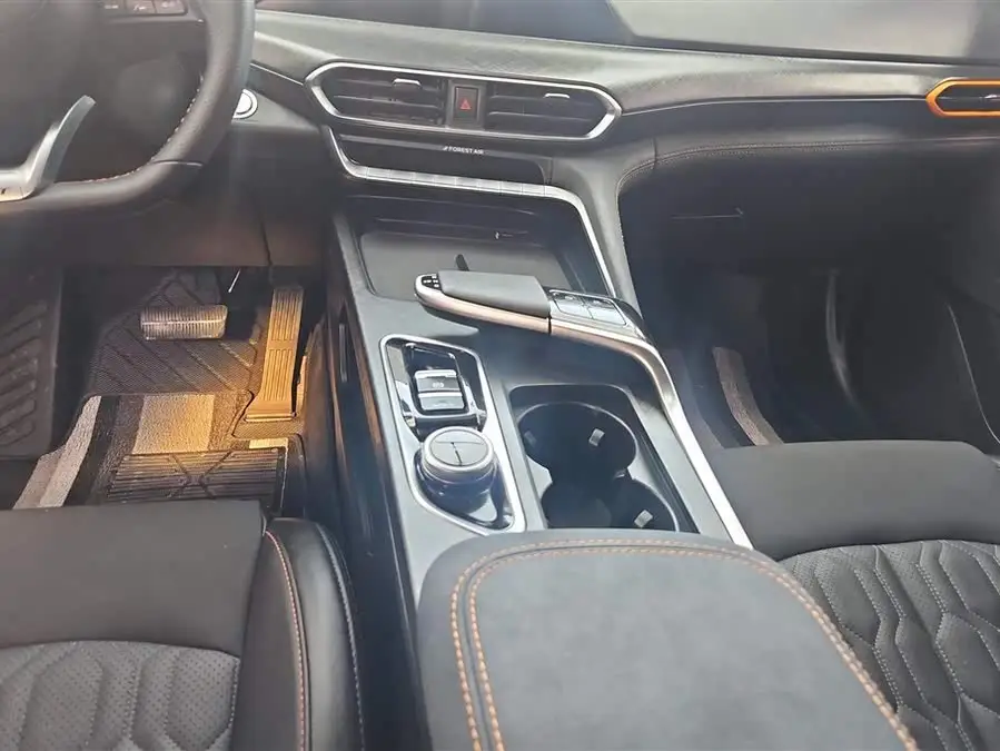 شانغن UNI-T 2022 1.5T الفاخرة