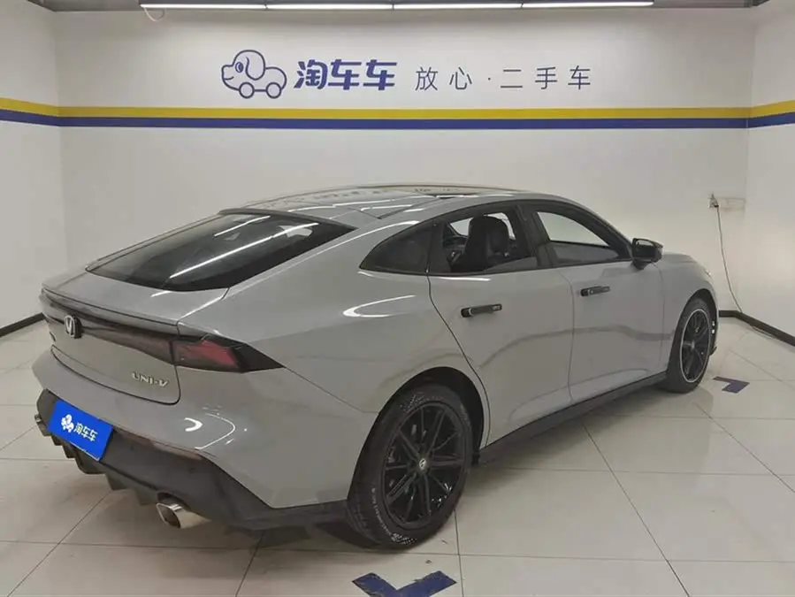 Changan UNI-V 2022 1.5T Premium