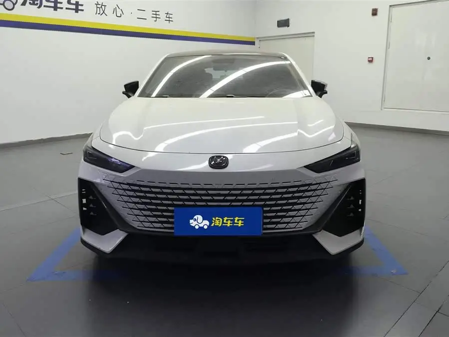 Changan UNI-V 2023 1.5T Luxury