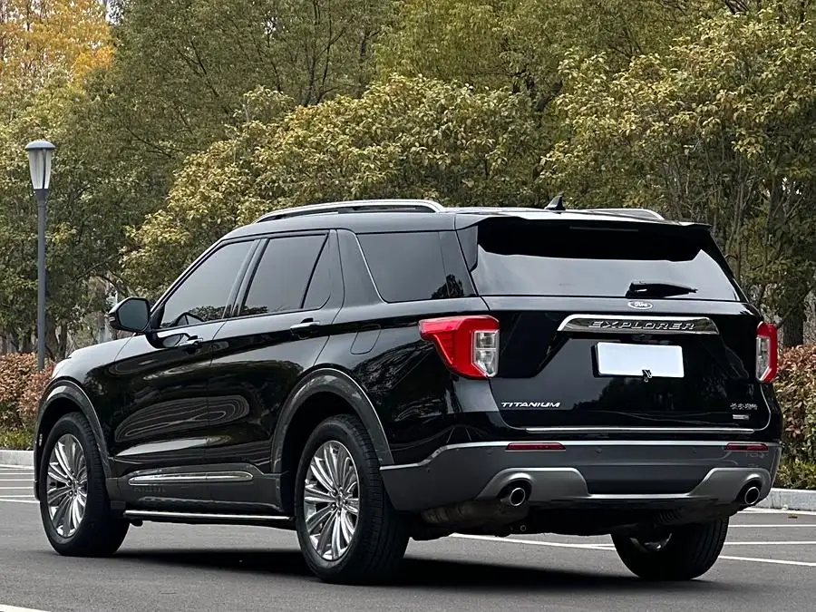 مستكشف 2020 EcoBoost 285 دفع رباعي تيتانيوم 7 مقاعد