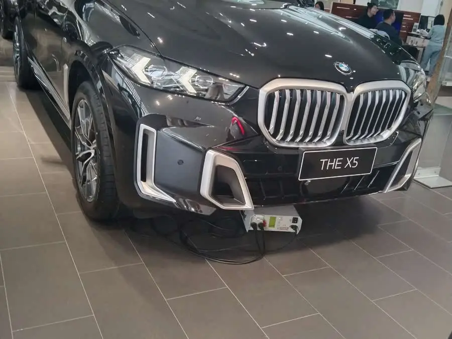 بي إم دبليو X5 2023 xDrive 40Li حزمة مميزة للرياضة الليلية