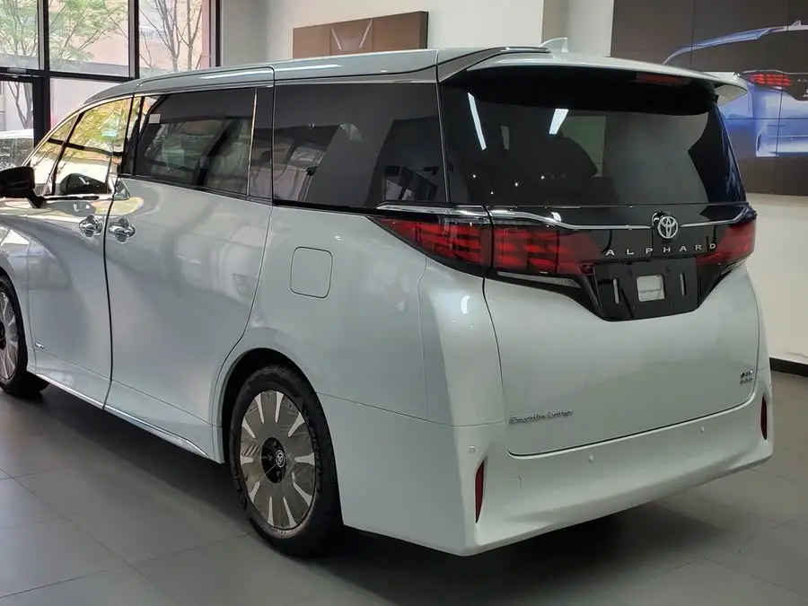 ألفارد 2024 هجين 2.5 لتر نسخة بريميوم